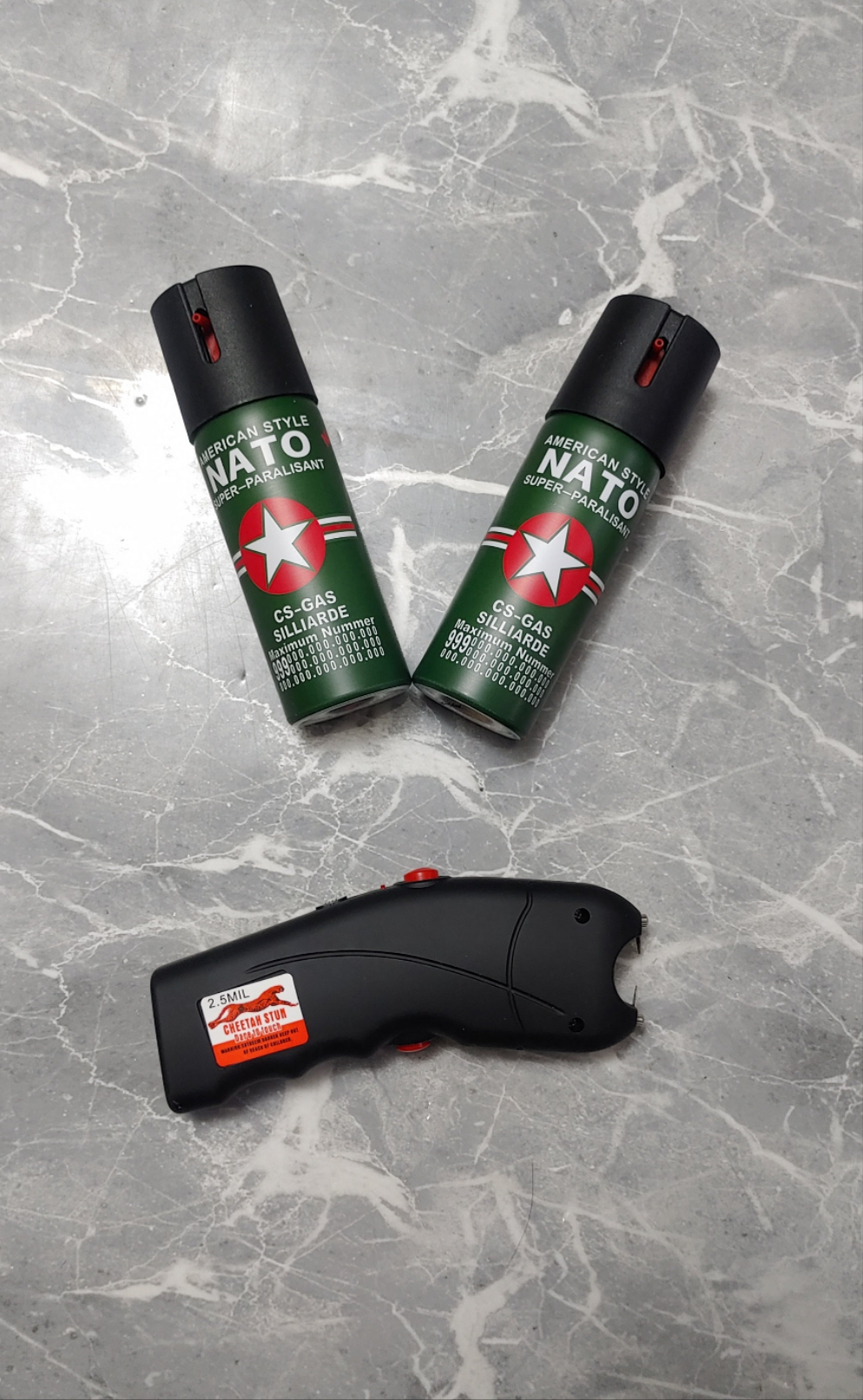Linterna taser + 2 Gas pimienta