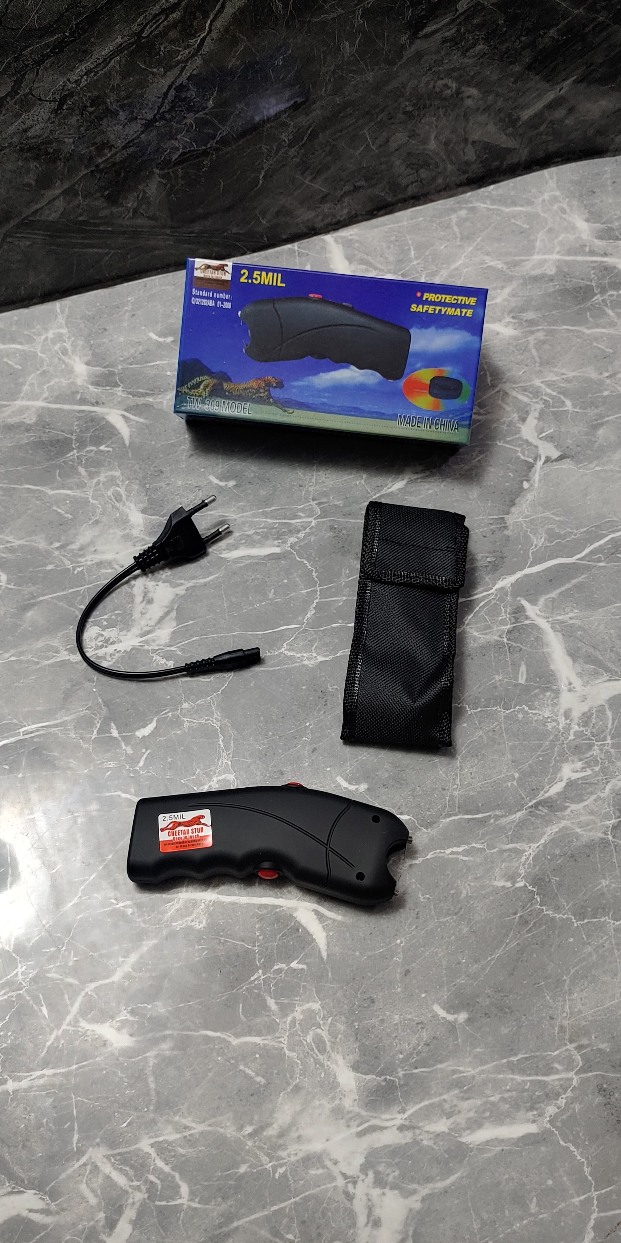 Taser 2.5 / Linterna táctica